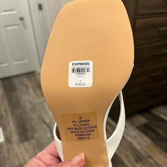 Express new without box size 7 white 2 inch heels - Picture 4 of 5